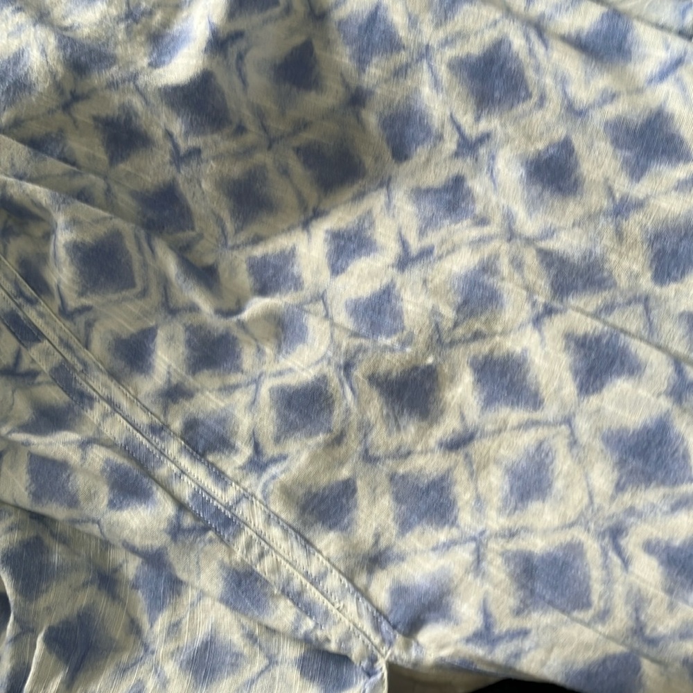 GAP NWT Light Blue Geometric Women's Blouse - Picture 3 of 3